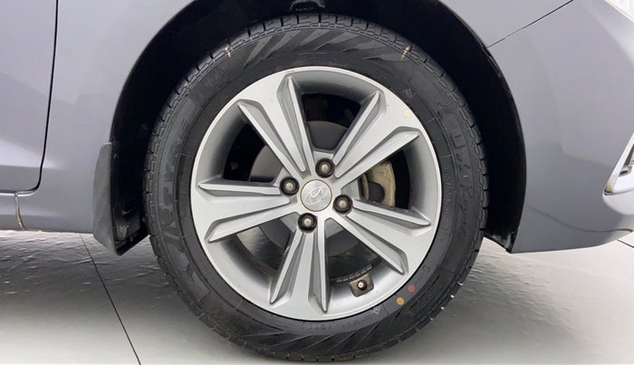 2019 Hyundai Verna 1.6 SX VTVT AT (O), Petrol, Automatic, 25,263 km, Right Front Wheel
