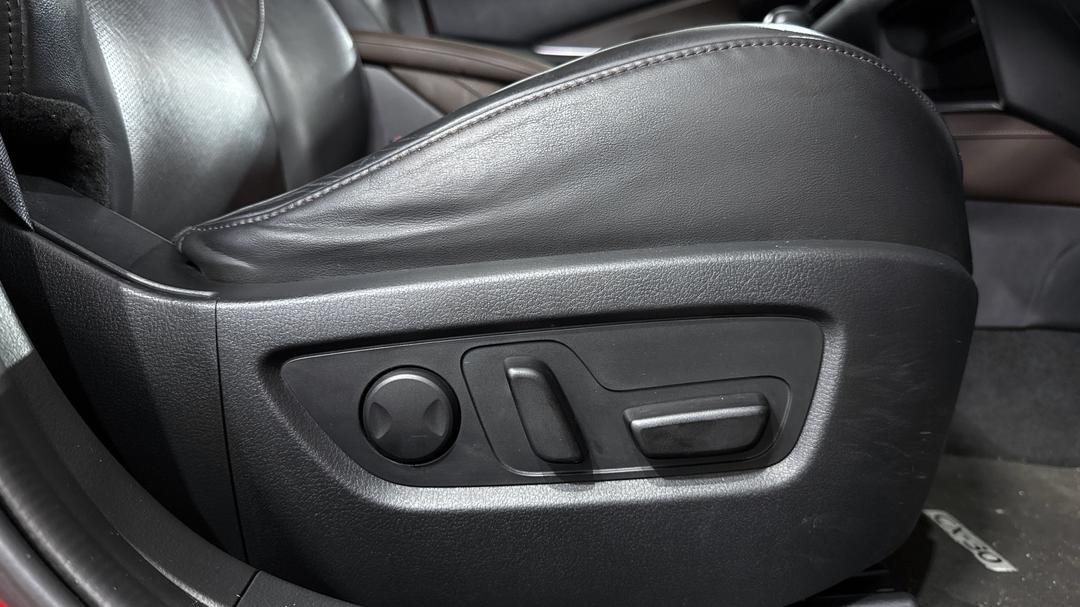2021 Mazda CX-30 G20 Touring (FWD), Automatic, 30856 km, Drivers Side Adjustment Panel