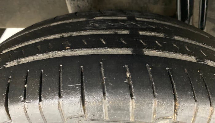 2016 Datsun Redi Go S, Petrol, Manual, 51,494 km, Right Rear Tyre Tread