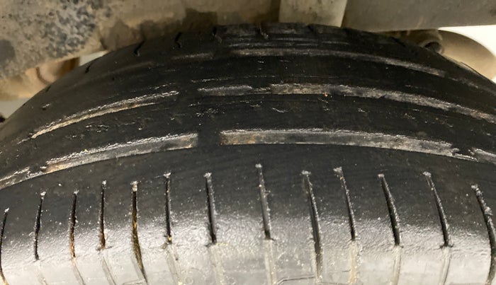 2016 Datsun Redi Go S, Petrol, Manual, 51,494 km, Left Rear Tyre Tread
