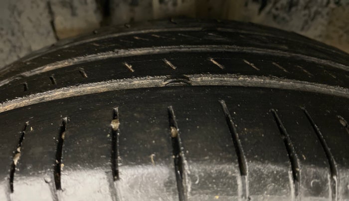 2016 Datsun Redi Go S, Petrol, Manual, 51,494 km, Left Front Tyre Tread
