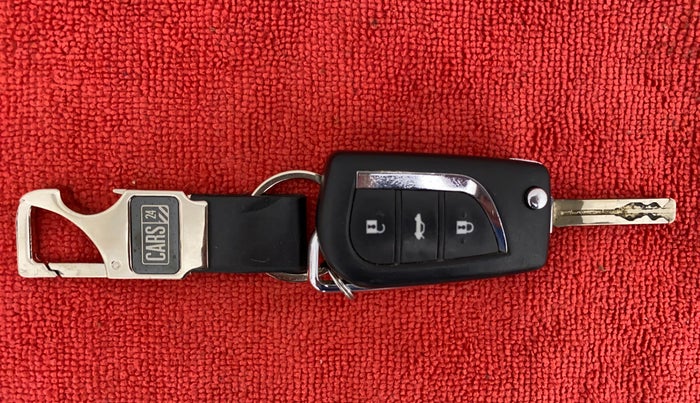 2018 Toyota Corolla Altis G, Petrol, Manual, 54,068 km, Key Close Up