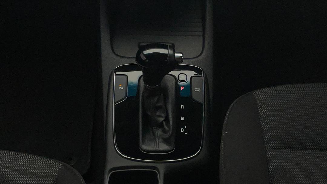 2017 Kia Cerato Sport, Automatic, 98865 km, Gear Lever 