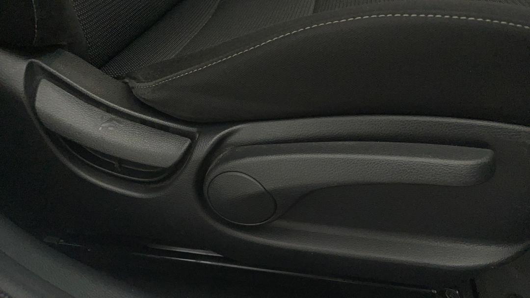 2017 Kia Cerato Sport, Automatic, 98865 km, Drivers Side Adjustment Panel