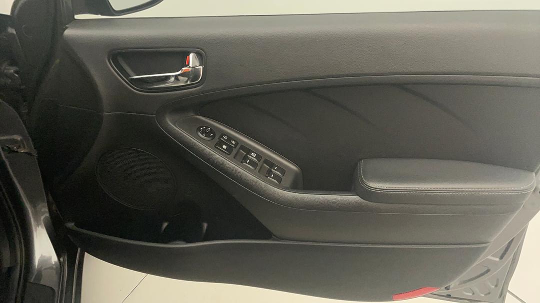 2017 Kia Cerato Sport, Automatic, 98865 km, Speaker View