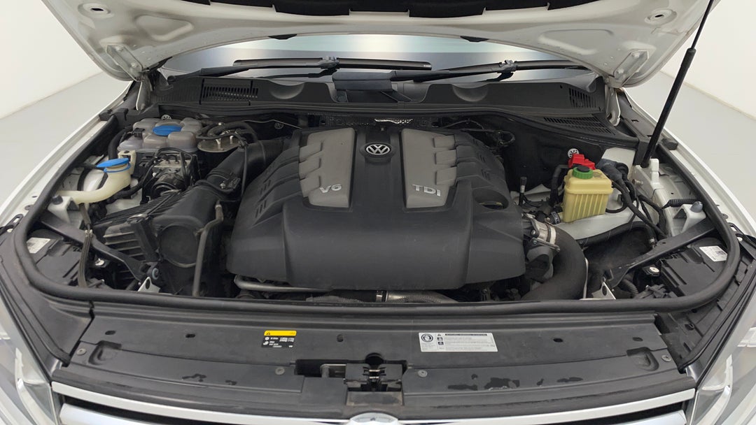 Open Bonnet (Engine)