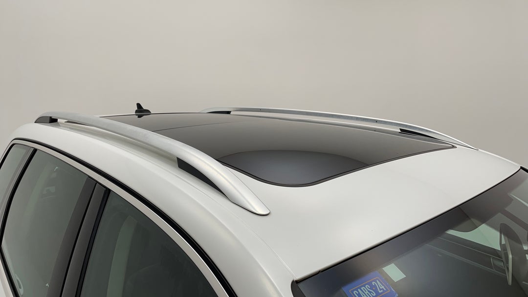 Roof/Sunroof View