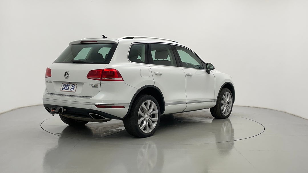 Right Back Diagonal (45- Degree) View