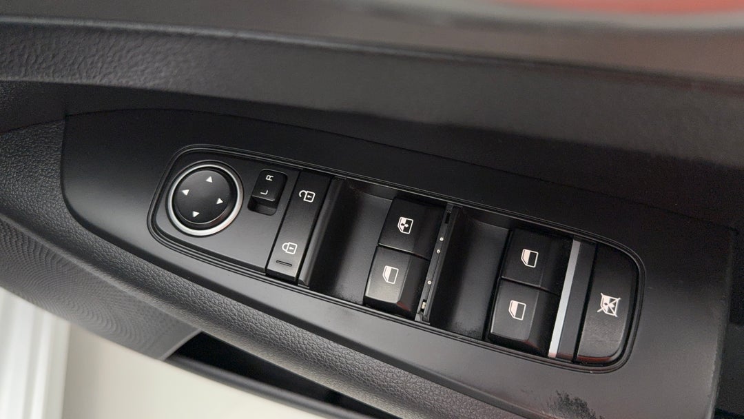 2019 Kia Cerato Sport Safety Pack, Automatic, 144210 km, Drivers Side Door Panel Controls