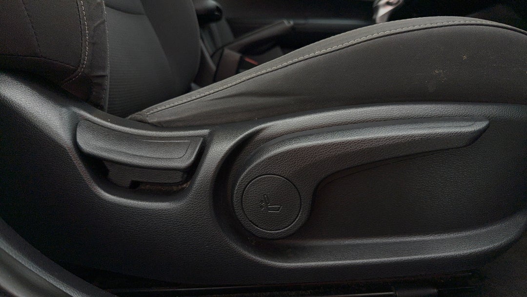 2019 Kia Cerato Sport Safety Pack, Automatic, 144210 km, Drivers Side Adjustment Panel