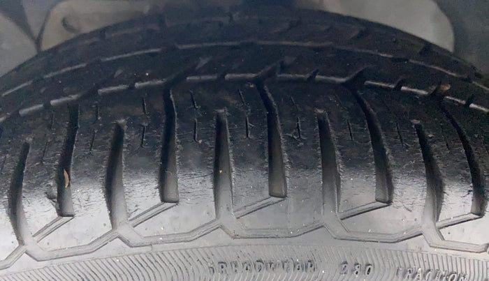 2016 Ford New Figo 1.2 TREND, Petrol, Manual, 20,012 km, Left Front Tyre Tread
