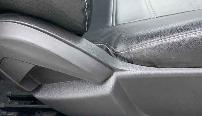 2016 Ford New Figo 1.2 TREND, Petrol, Manual, 20,012 km, Driver Side Adjustment Panel