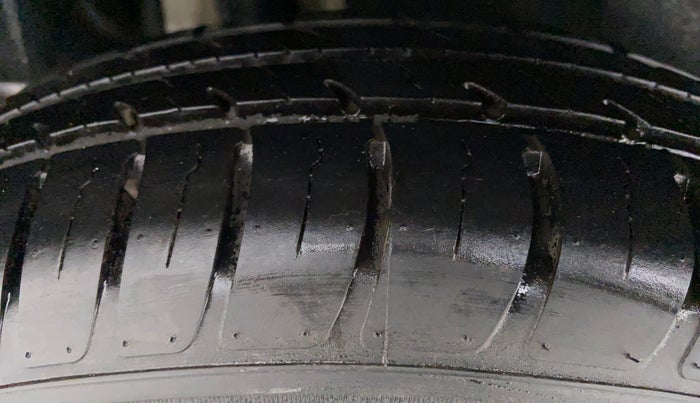 2018 Maruti Swift VDI, Diesel, Manual, 66,188 km, Right Rear Tyre Tread
