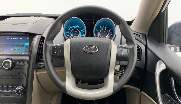 2017 Mahindra XUV500 W6, Diesel, Manual, 69,651 km, Steering Wheel Close Up