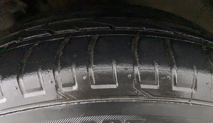 2017 Hyundai Creta SX PLUS 1.6 PETROL DUAL TONE, Petrol, Manual, 50,121 km, Left Front Tyre Tread