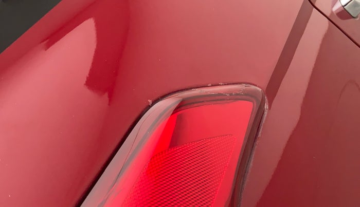 2017 Hyundai Creta SX PLUS 1.6 PETROL DUAL TONE, Petrol, Manual, 50,121 km, Right tail light - Minor damage