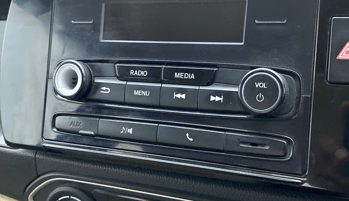 2019 Honda Amaze 1.2L I-VTEC V, CNG, Manual, 99,625 km, Infotainment system - Button has minor damage
