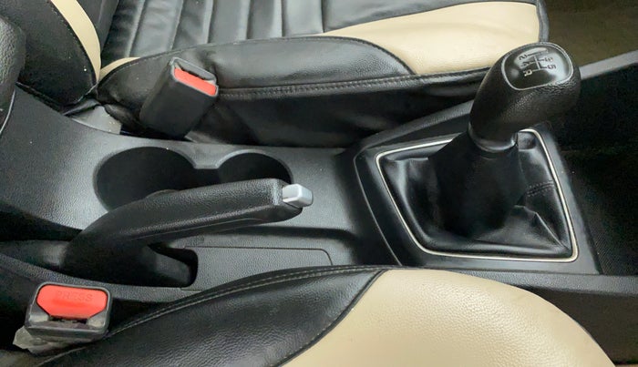 2017 Hyundai Elite i20 SPORTZ 1.2, CNG, Manual, 39,939 km, Gear Lever