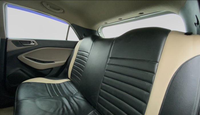 2017 Hyundai Elite i20 SPORTZ 1.2, CNG, Manual, 39,939 km, Right Side Rear Door Cabin