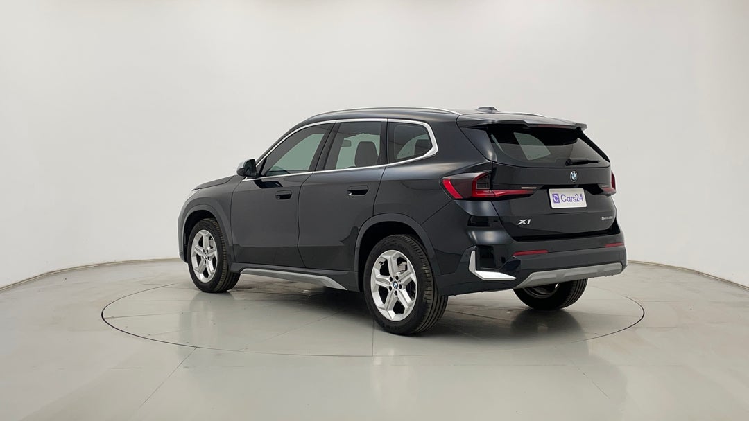 Left Back Diagonal (45- Degree) View