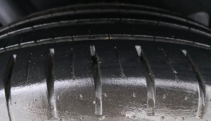 2018 Maruti Baleno ZETA 1.2 K12, Petrol, Manual, 29,412 km, Right Rear Tyre Tread