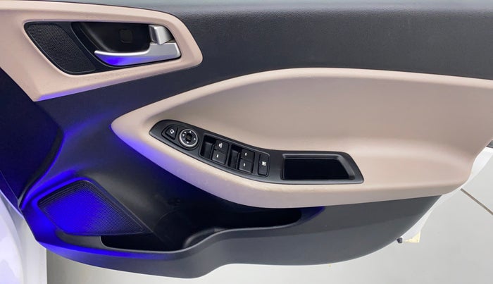 2019 Hyundai Elite i20 1.2  ASTA (O) CVT, Petrol, Automatic, 40,029 km, Driver Side Door Panels Control
