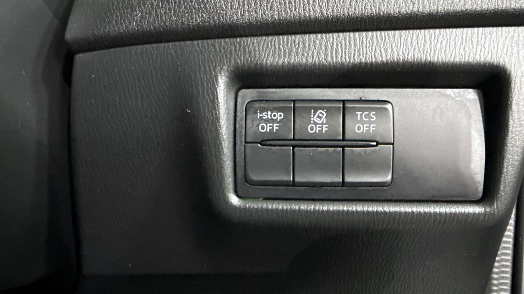 2023 Mazda CX-5 G20 Maxx (FWD), Automatic, 68399 km, Utility Switches/Buttons