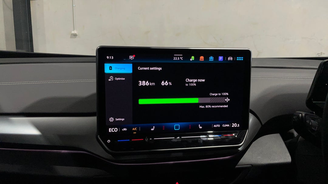 2025 Volkswagen Id.4 Pro, Automatic, 6405 km, Infotainment System