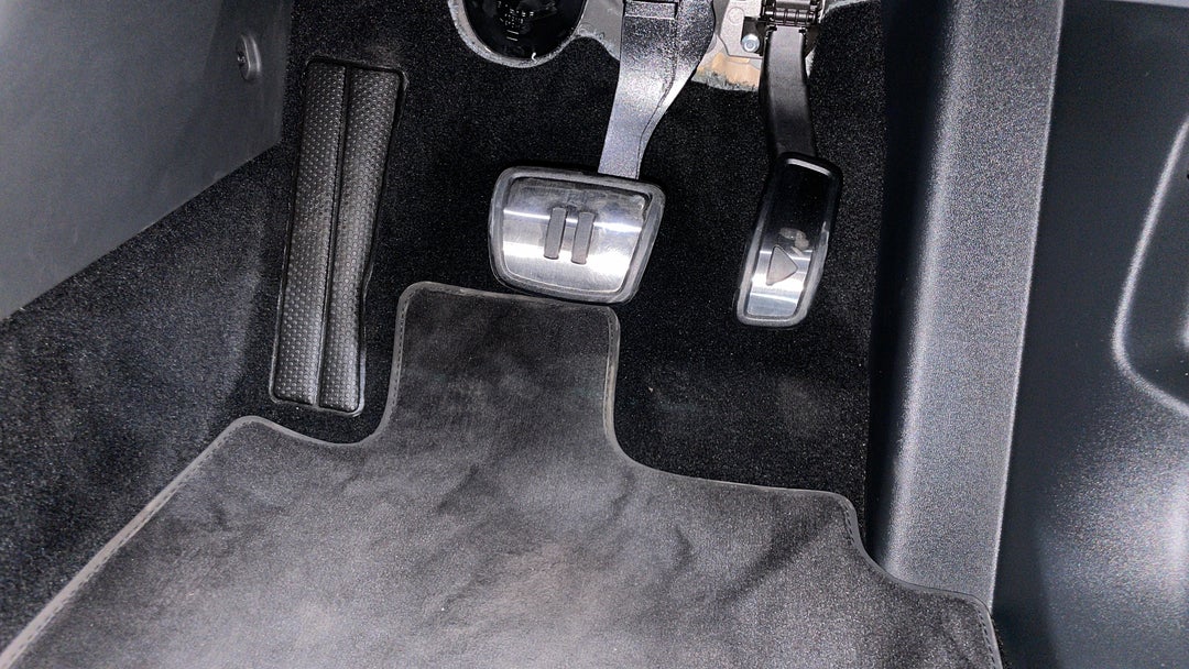 2025 Volkswagen Id.4 Pro, Automatic, 6405 km, Pedals and Footmat
