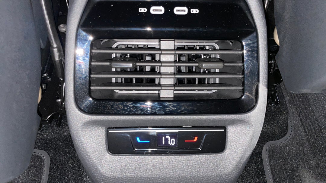 2025 Volkswagen Id.4 Pro, Automatic, 6405 km, Rear A/C Vent