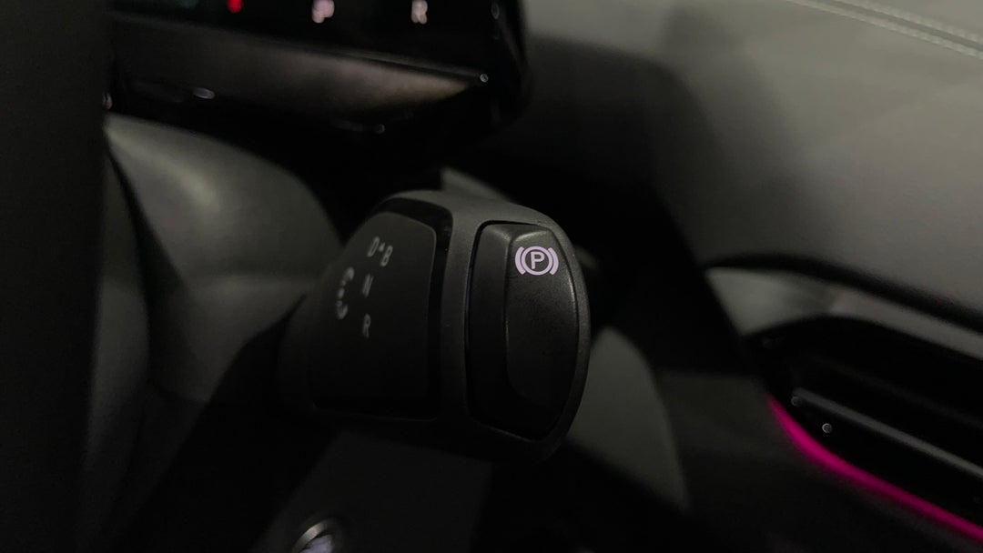 2025 Volkswagen Id.4 Pro, Automatic, 6405 km, Handbrake