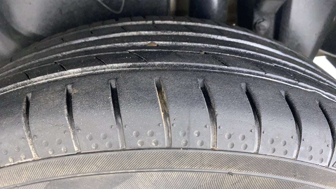 Left Rear Tyre Tread