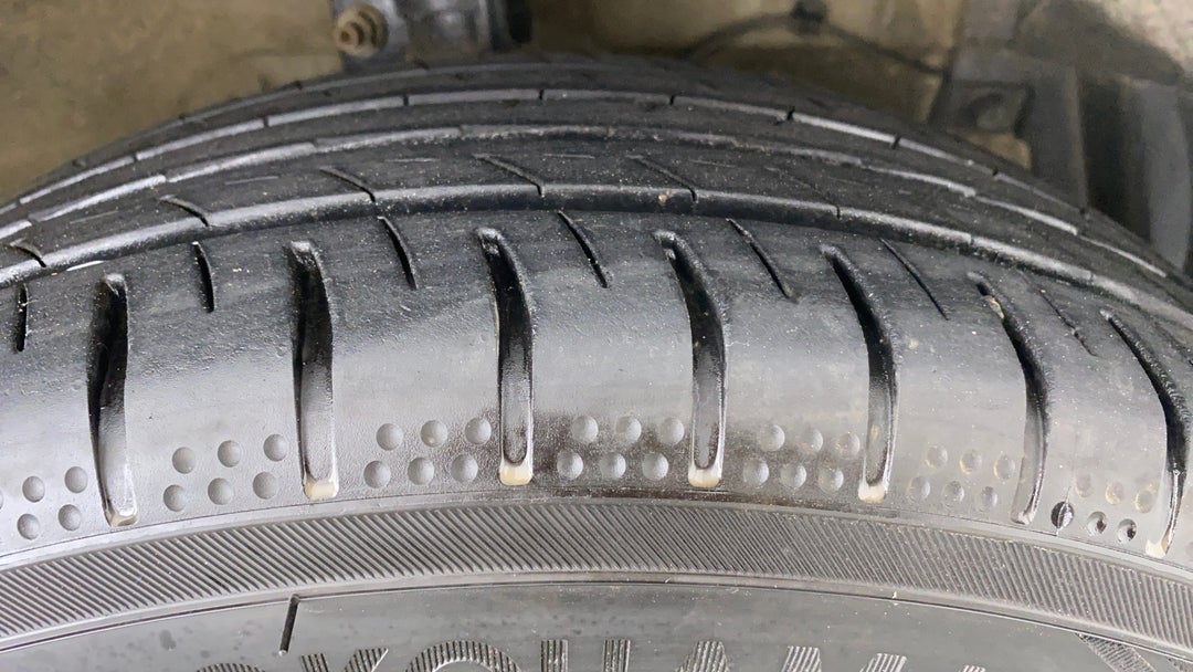 Right Front Tyre Tread