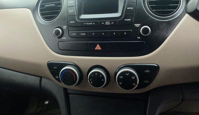 2016 Hyundai Xcent SX 1.2, Petrol, Manual, 56,333 km, AC Unit - Directional switch has minor damage
