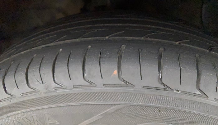 2016 Hyundai Xcent SX 1.2, Petrol, Manual, 56,333 km, Right Front Tyre Tread