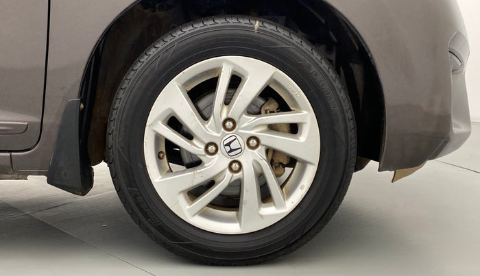 2016 Honda Jazz 1.2 V MT, Petrol, Manual, Right Front Wheel