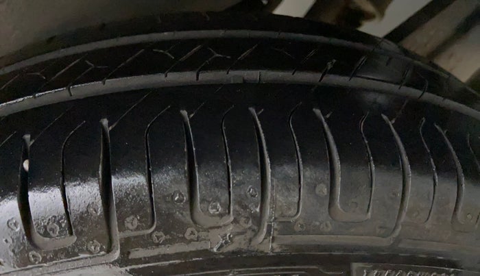 2014 Maruti Wagon R 1.0 LXI CNG, CNG, Manual, 90,837 km, Left Rear Tyre Tread