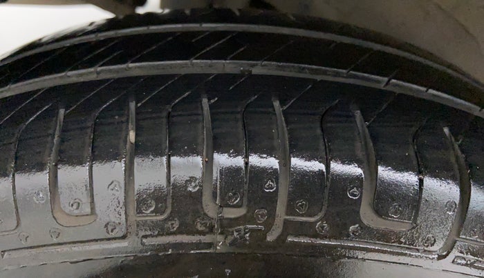 2014 Maruti Wagon R 1.0 LXI CNG, CNG, Manual, 90,837 km, Right Rear Tyre Tread