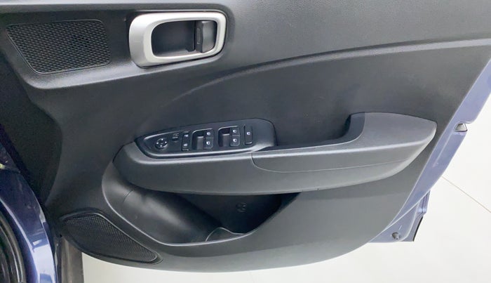 2020 Hyundai VENUE S MT 1.2 KAPPA, Petrol, Manual, 7,304 km, Driver Side Door Panels Control
