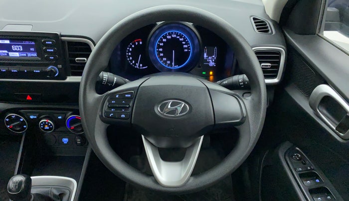 2020 Hyundai VENUE S MT 1.2 KAPPA, Petrol, Manual, 7,304 km, Steering Wheel Close Up