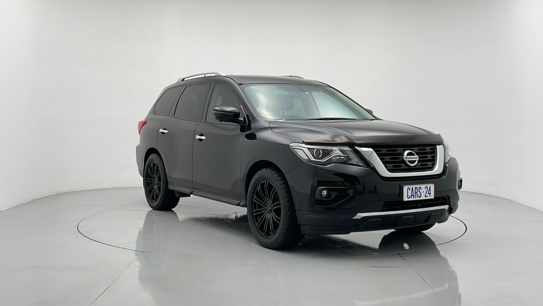 2017 Nissan Pathfinder Ti (4x4), Automatic, 37624 km, Right Front Diagonal (45- Degree) View