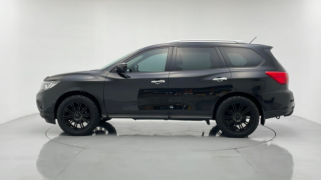 2017 Nissan Pathfinder Ti (4x4), Automatic, 37624 km, Left Side View