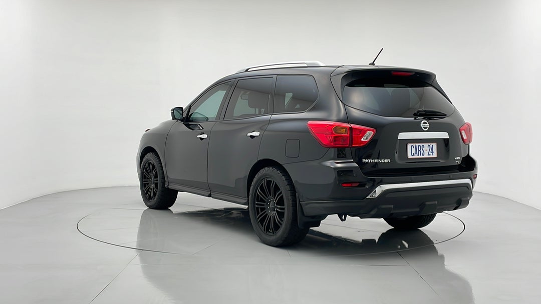 2017 Nissan Pathfinder Ti (4x4), Automatic, 37624 km, Left Back Diagonal (45- Degree) View