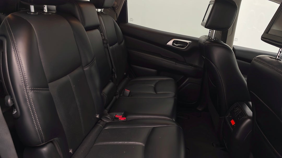 2017 Nissan Pathfinder Ti (4x4), Automatic, 37624 km, Right Side Rear Door Cabin View