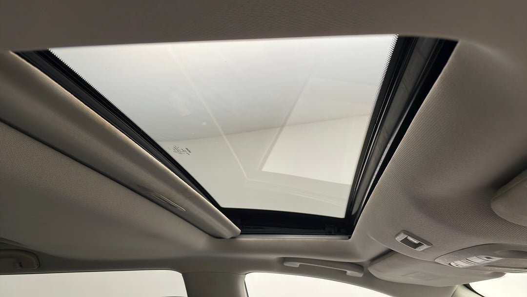 2017 Nissan Pathfinder Ti (4x4), Automatic, 37624 km, Interior Sunroof/Moonroof