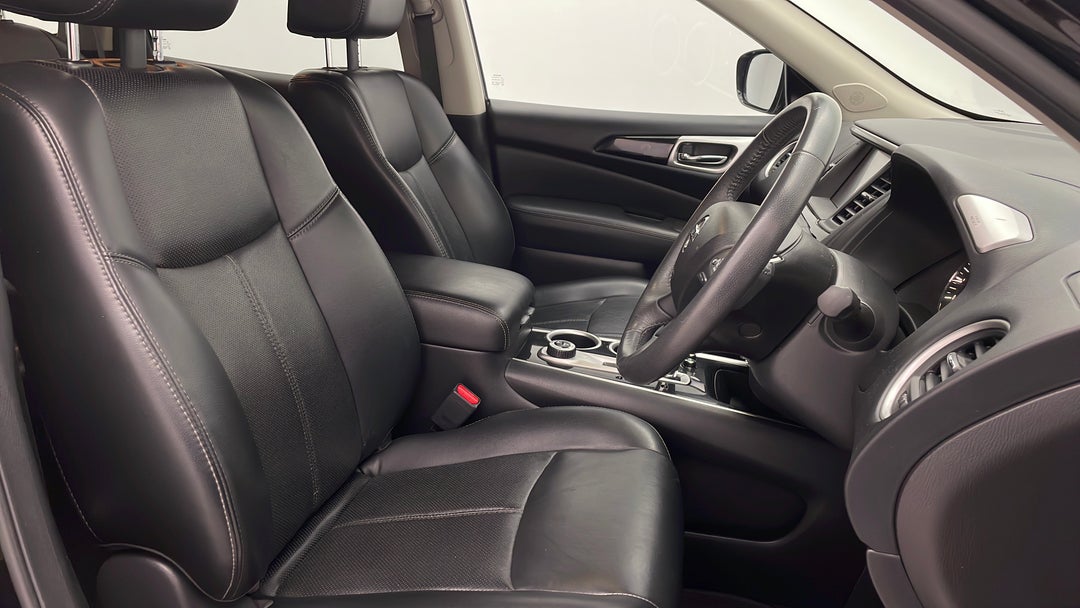 2017 Nissan Pathfinder Ti (4x4), Automatic, 37624 km, Right Side Front Door Cabin View