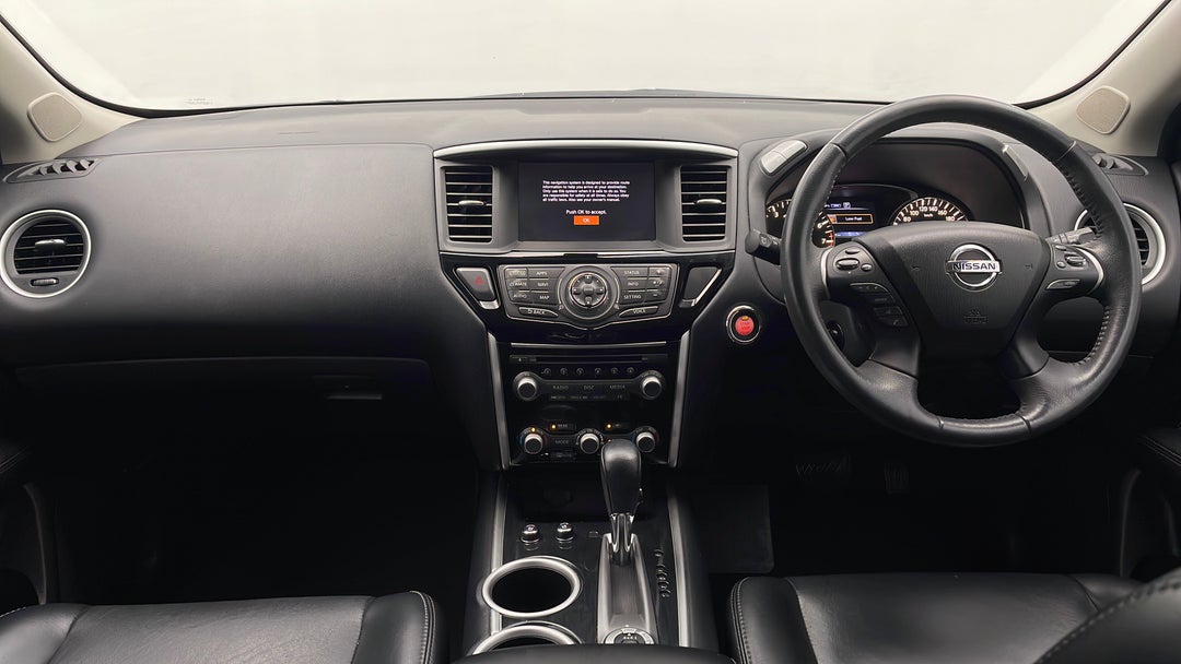 2017 Nissan Pathfinder Ti (4x4), Automatic, 37624 km, Dashboard View