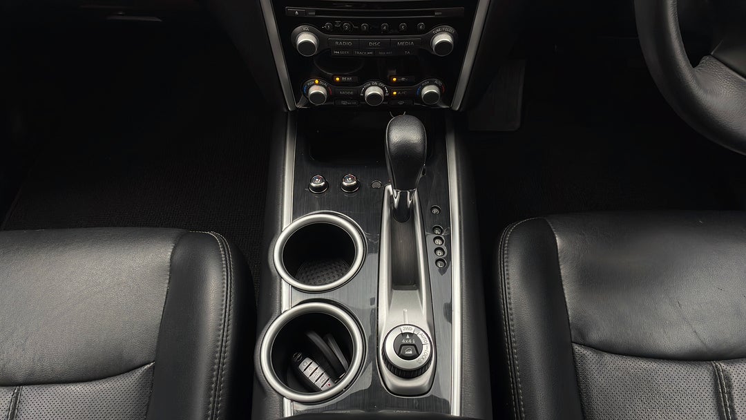 2017 Nissan Pathfinder Ti (4x4), Automatic, 37624 km, Gear Lever 