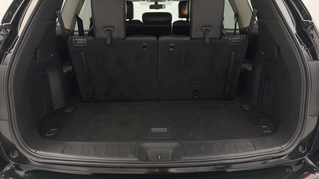 2017 Nissan Pathfinder Ti (4x4), Automatic, 37624 km, Boot Inside View