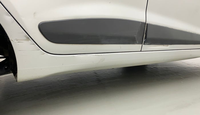 2015 Hyundai Xcent S 1.2, Petrol, Manual, 56,814 km, Right running board - Minor scratches